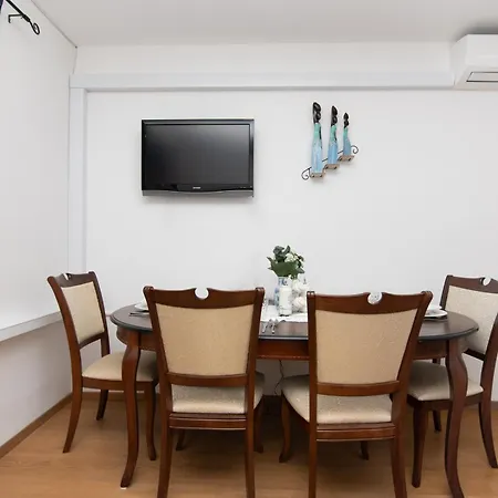 Piran Beach Apartment