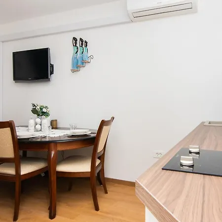 Apartment Piran Beach Apartment